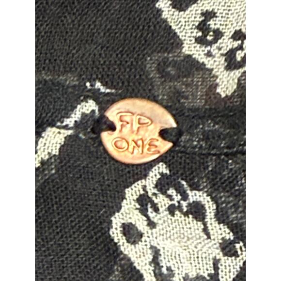 Free People One Surplice Printed Blouse, Size L - Picture 6 of 8